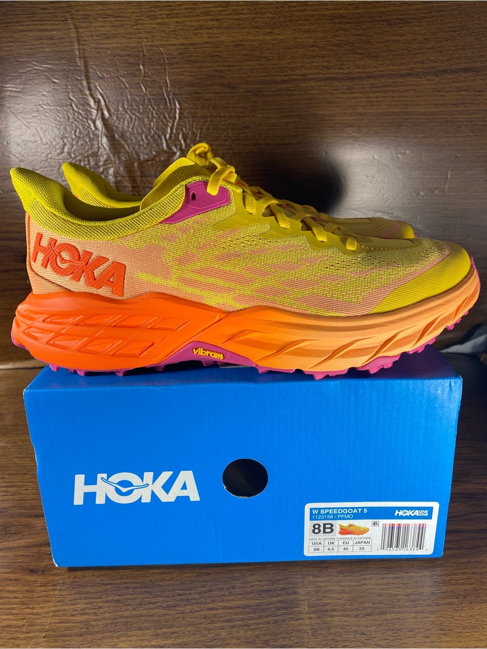 Hoka Speedgoat 5 women’s shoe size 8